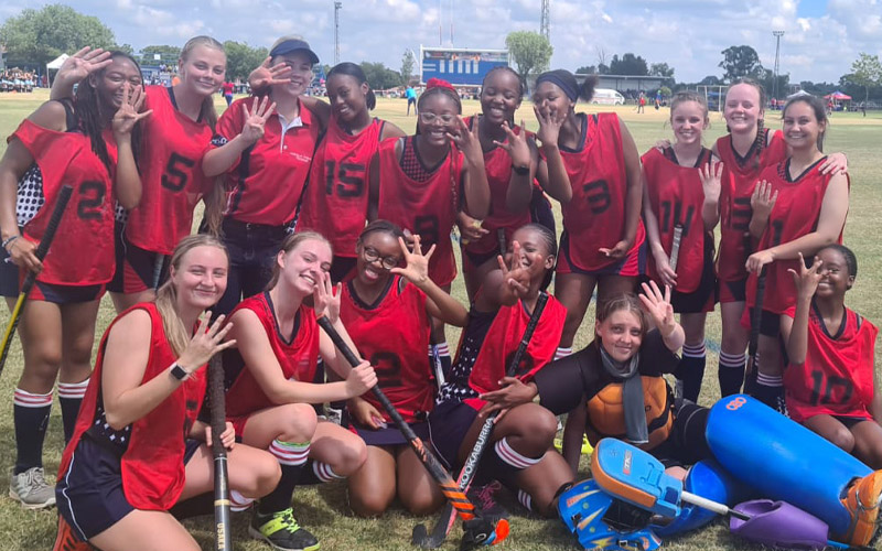 Hokkie meisies Hockey Girls